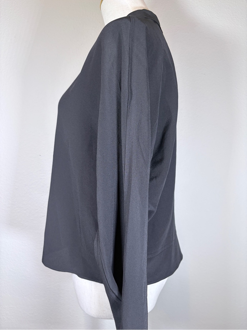 LILYSILK Black Mulberry Silk Blouse Size Medium - Picture 2 of 10